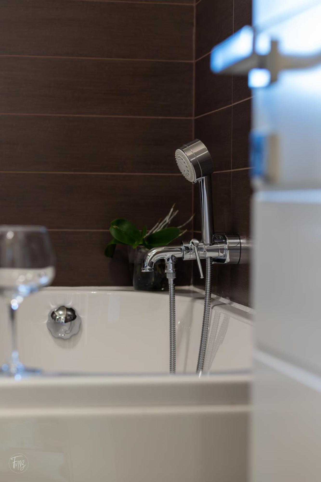 Santa Gilla Apartment Cagliari Bagian luar foto